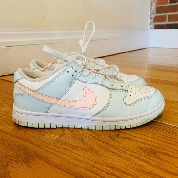 Women's Nike Dunk Low 'Crimson Tint' Barely Green Sneaker, Size 7 DD1503-104 - Picture 3 of 15